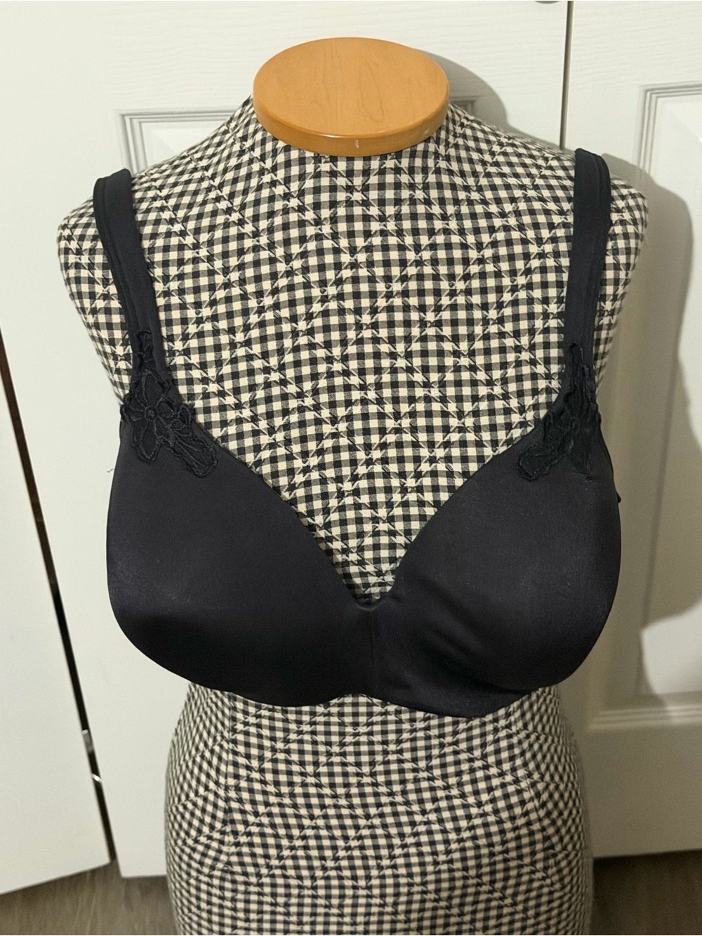 Black bra size 42D